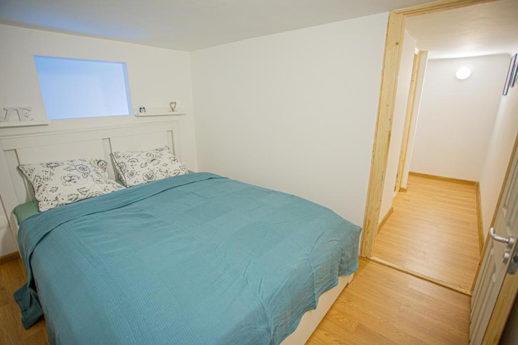 Cosy Gallery Flat In Akacfa St. Budapest Ngoại thất bức ảnh